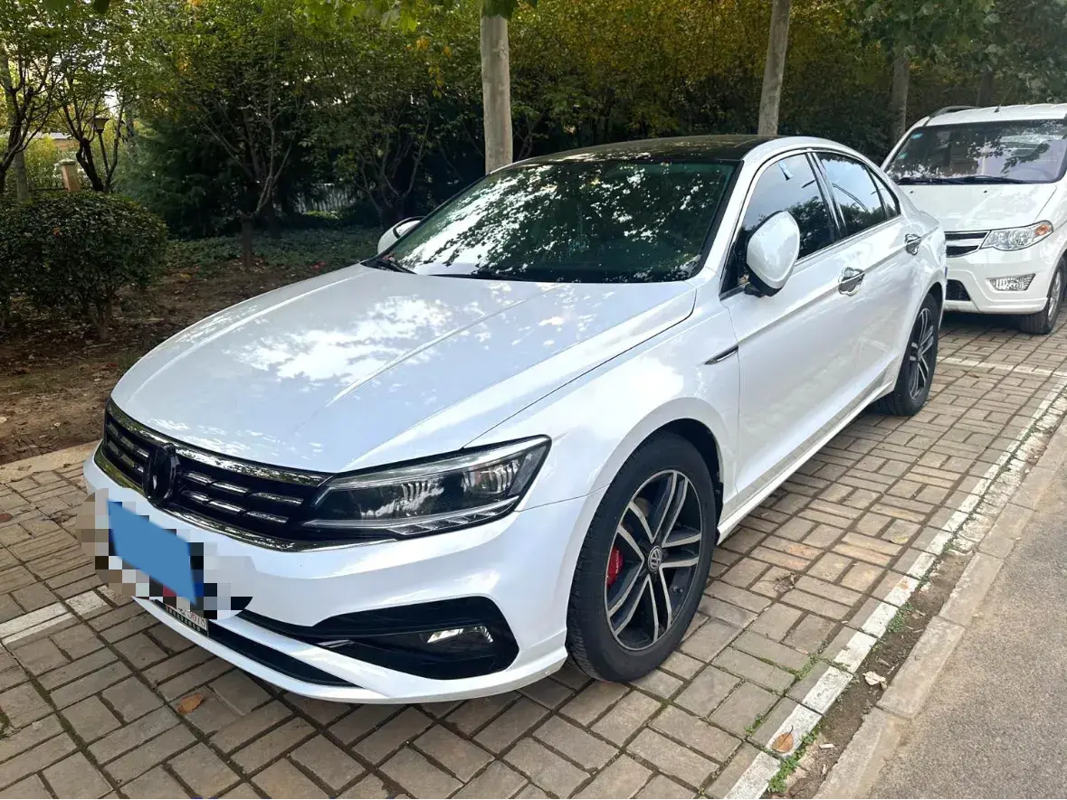 2021 VOLKSWAGEN LAMANDO view 1