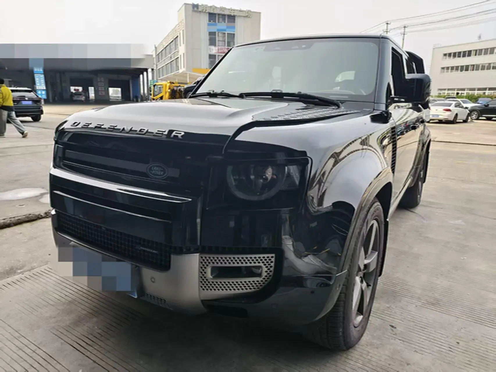 2023 LAND ROVER view 1