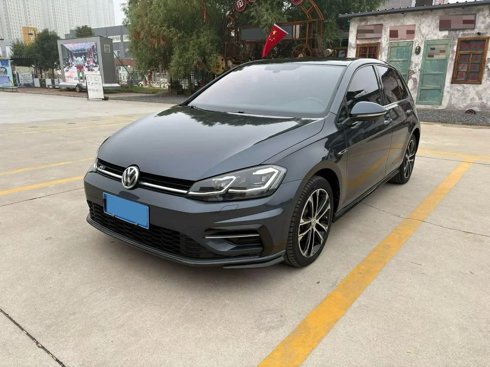2018 VOLKSWAGEN GOLF view 1