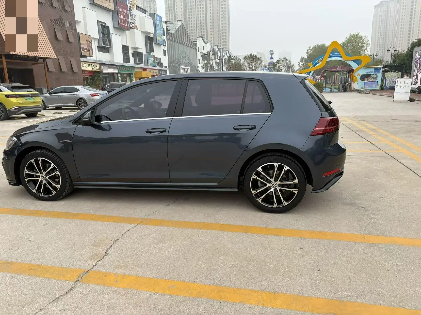 2018 VOLKSWAGEN GOLF thumbnail 4