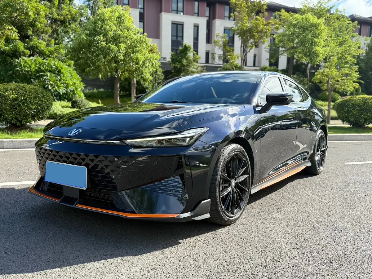 2024 ChangAn UNI-V 1.5T 188HP L4 7DCT