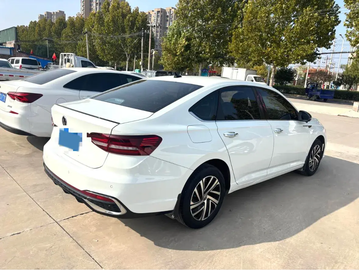 2023 VOLKSWAGEN LAVIDA thumbnail 4