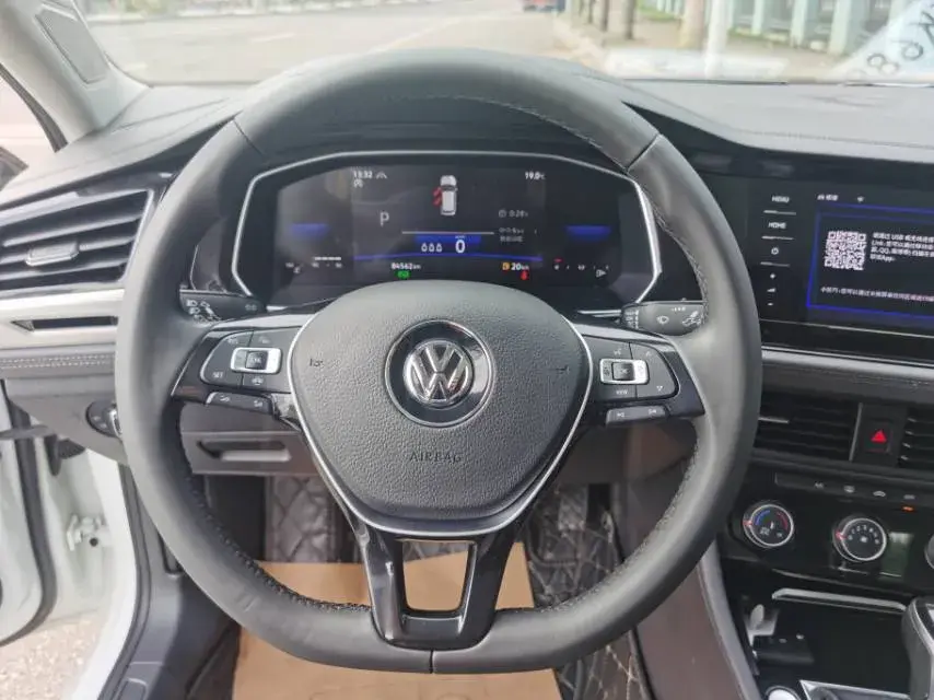 2021 VOLKSWAGEN SAGITAR thumbnail 4