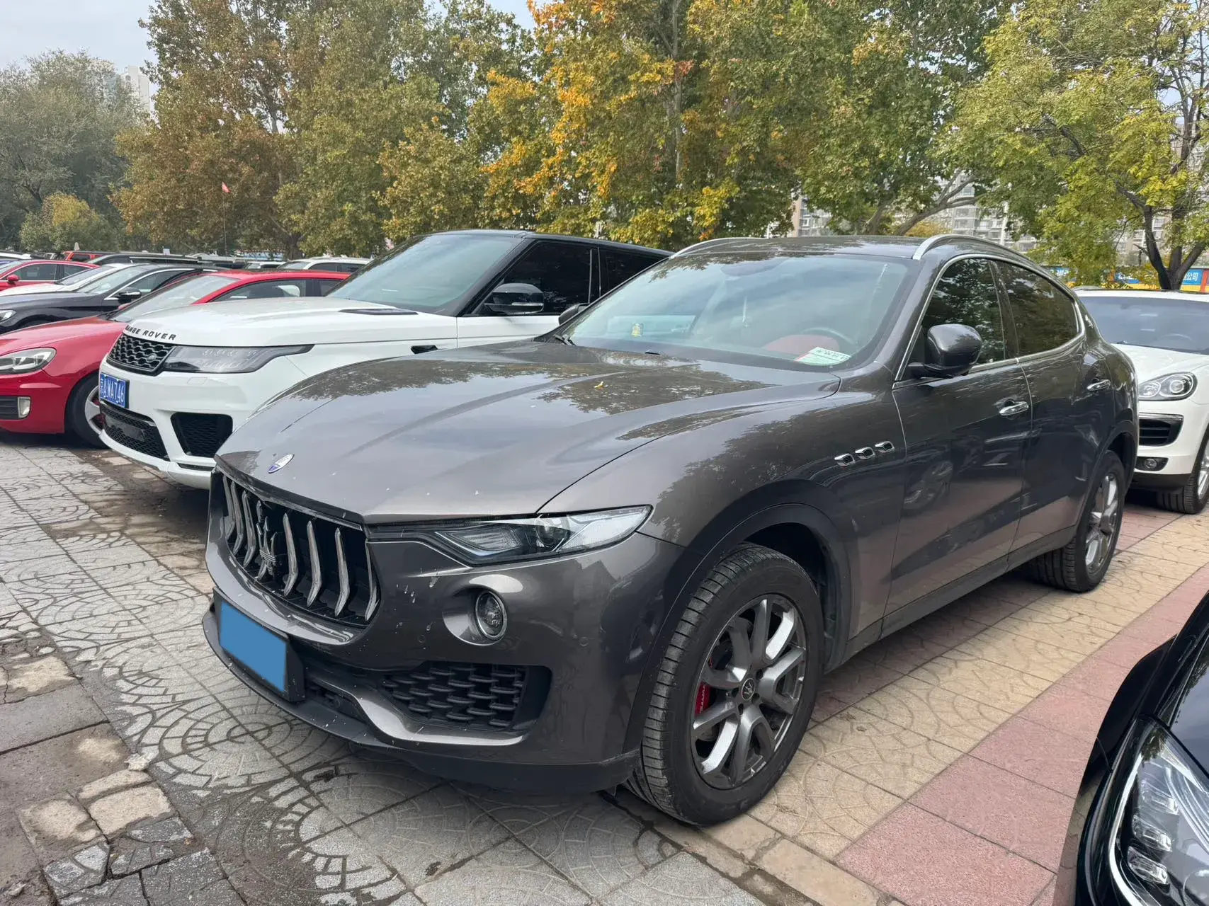 2021 MASERATI LEVANTE view 1