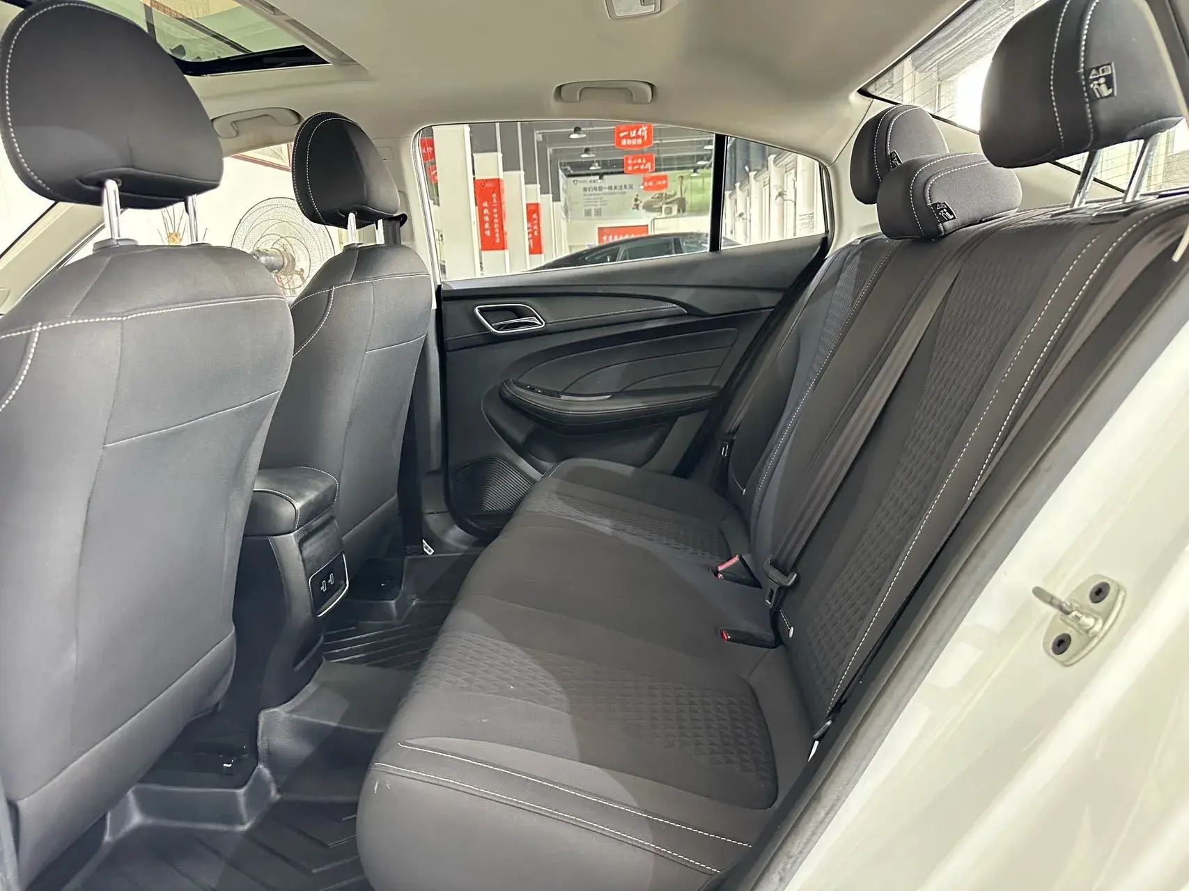 2020 ROEWE I5 thumbnail 4