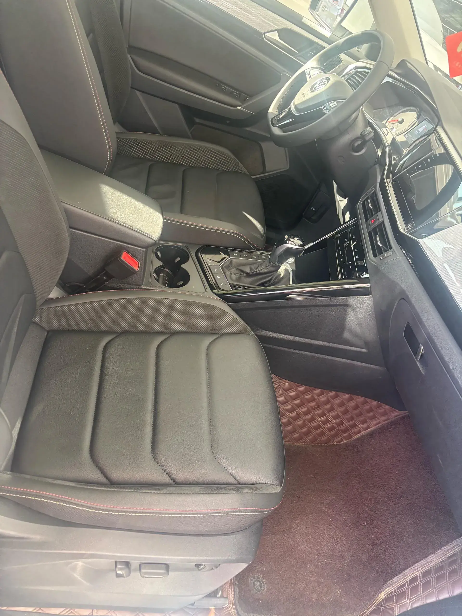 2021 VOLKSWAGEN TAYRON thumbnail 4