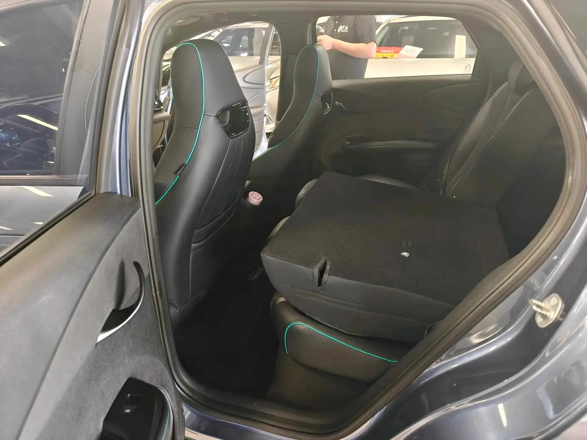 2023 BYD DOLPHIN thumbnail 4