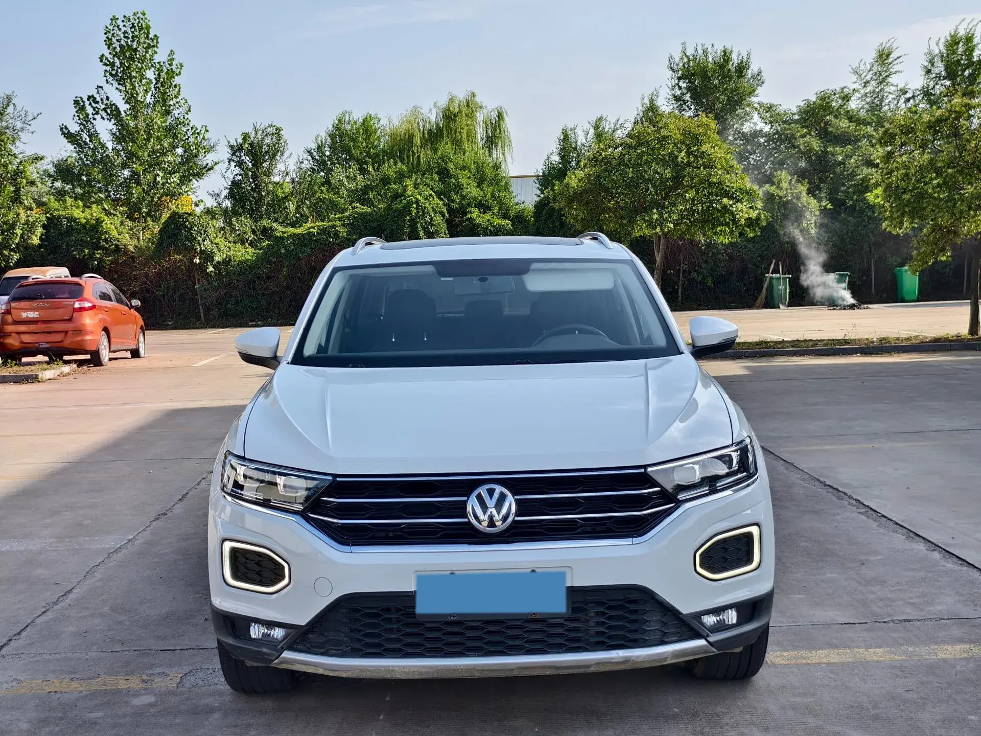 2020 VOLKSWAGEN T-ROC thumbnail 2