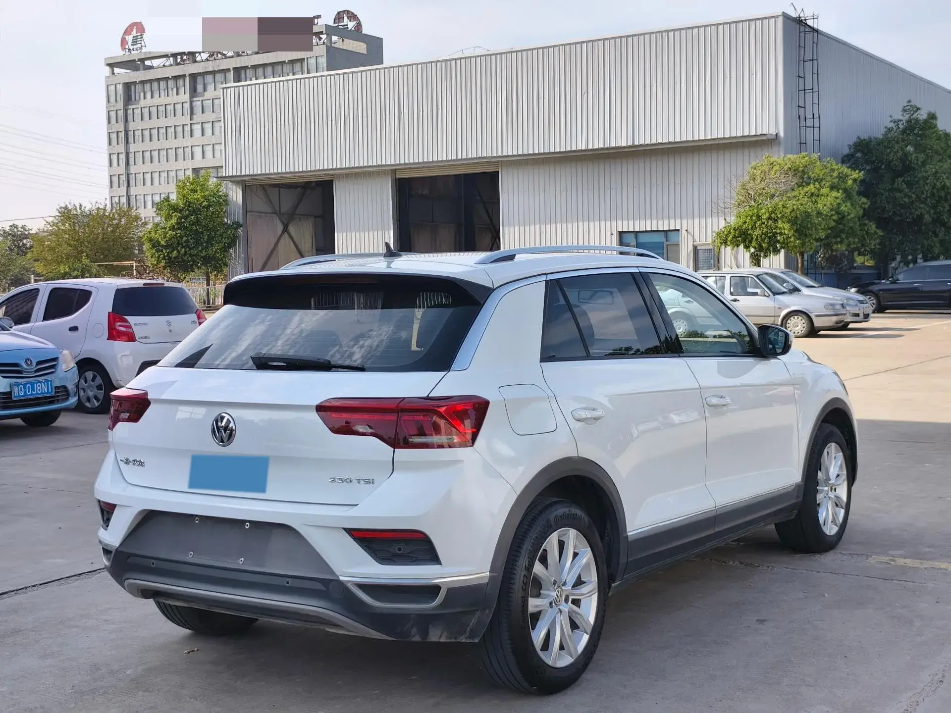 2020 VOLKSWAGEN T-ROC thumbnail 4