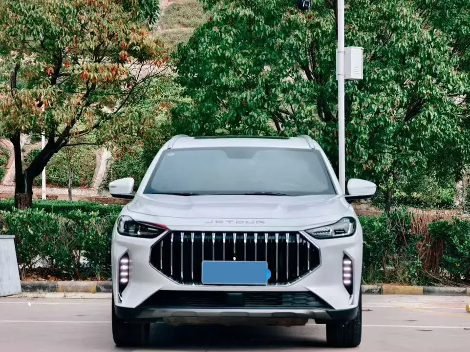 2023 JETOUR X70 thumbnail 2