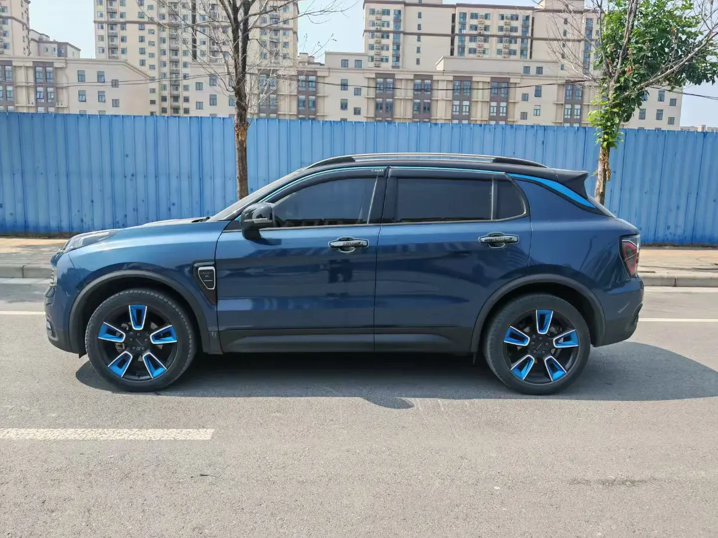 2019 LYNK&CO 01 thumbnail 3