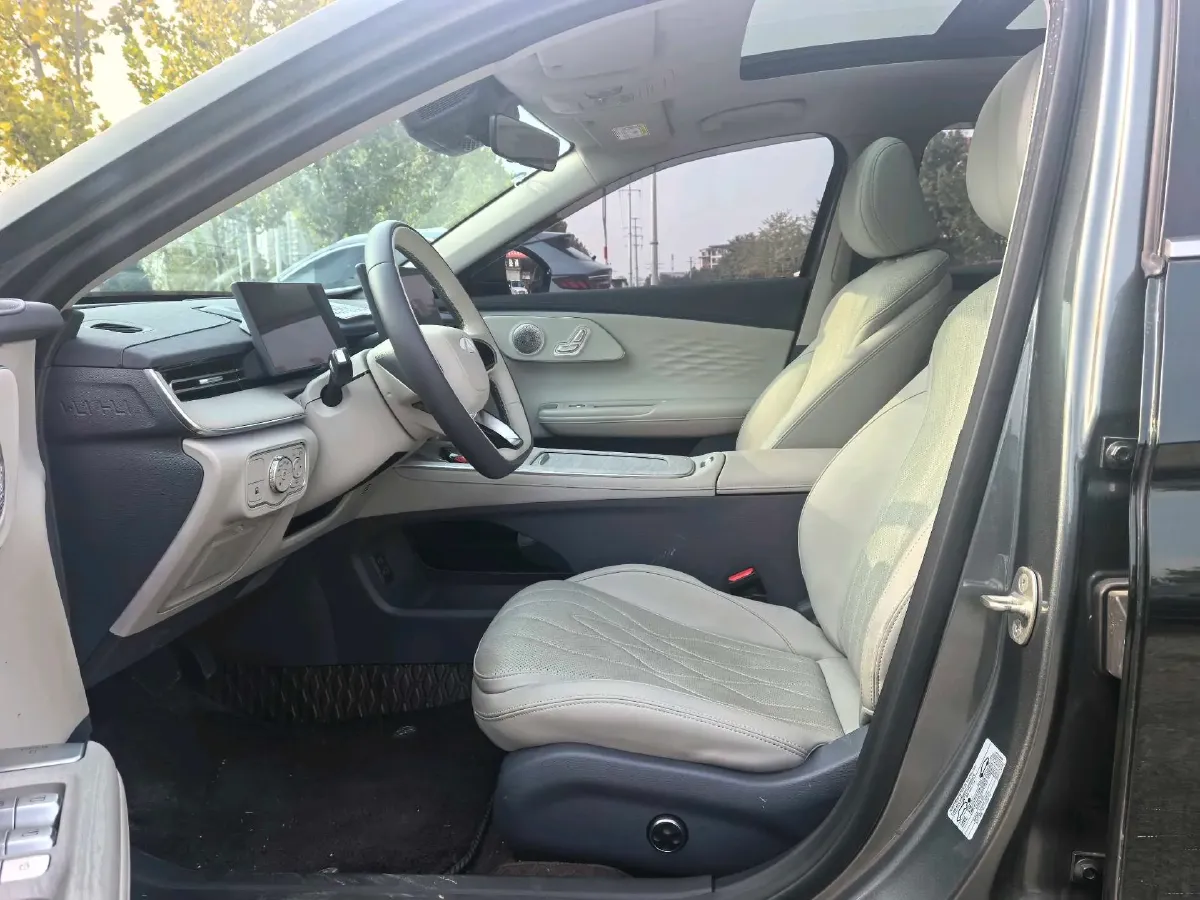 2025 Fulwin FulwinA8L 1.5T 156HP L4 1DHT PHEV 18.67KWH,autocango,china used car exporter,china ev exporter,chinese used car exporter,chinese used ev exporter