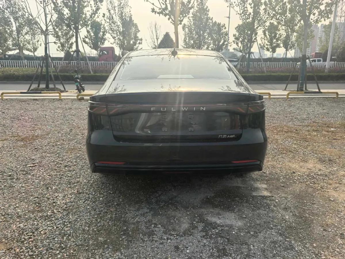 2025 Fulwin FulwinA8L 1.5T 156HP L4 1DHT PHEV 18.67KWH,autocango,china used car exporter,china ev exporter,chinese used car exporter,chinese used ev exporter