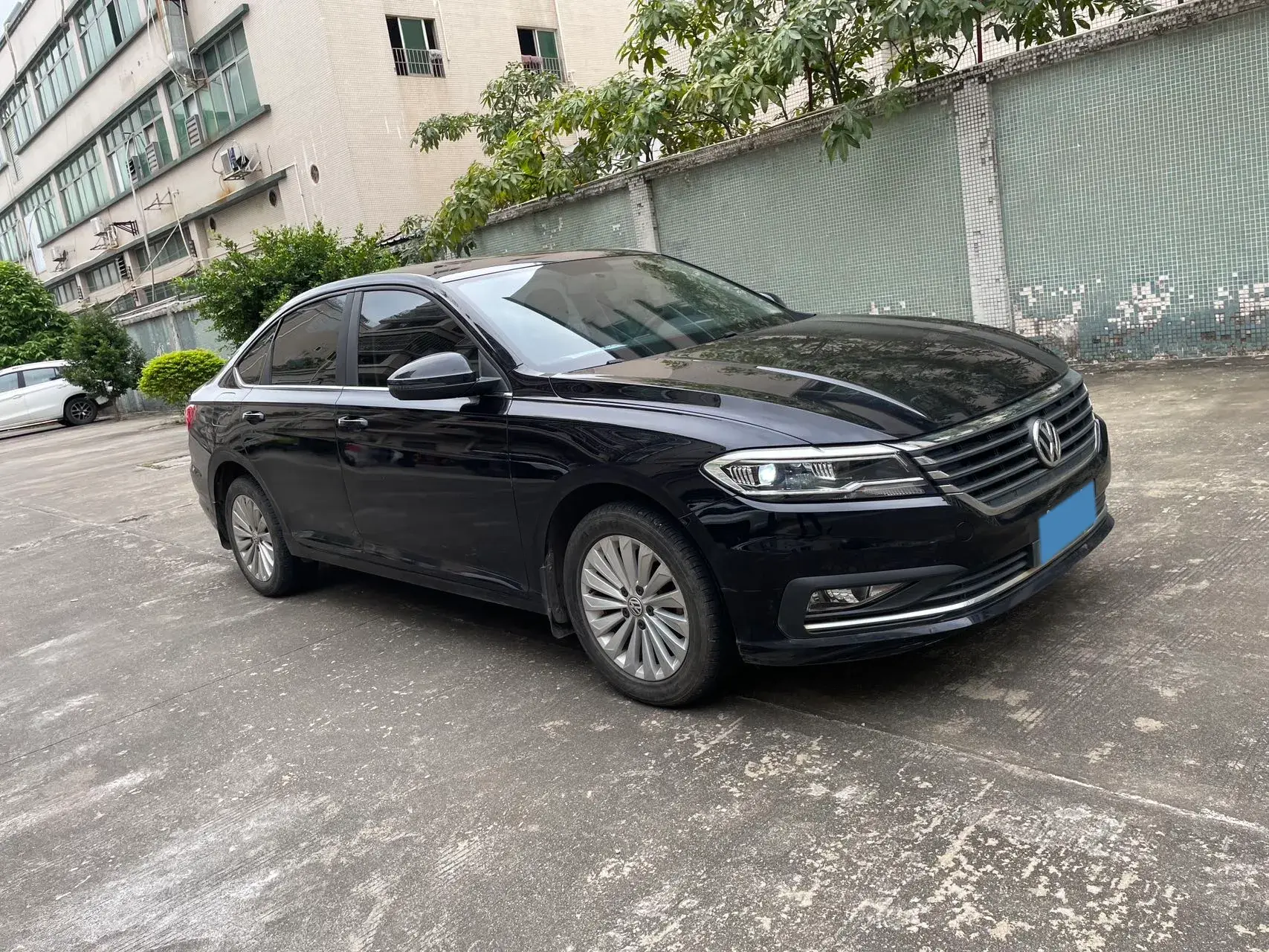 2019 VOLKSWAGEN LAVIDA thumbnail 3