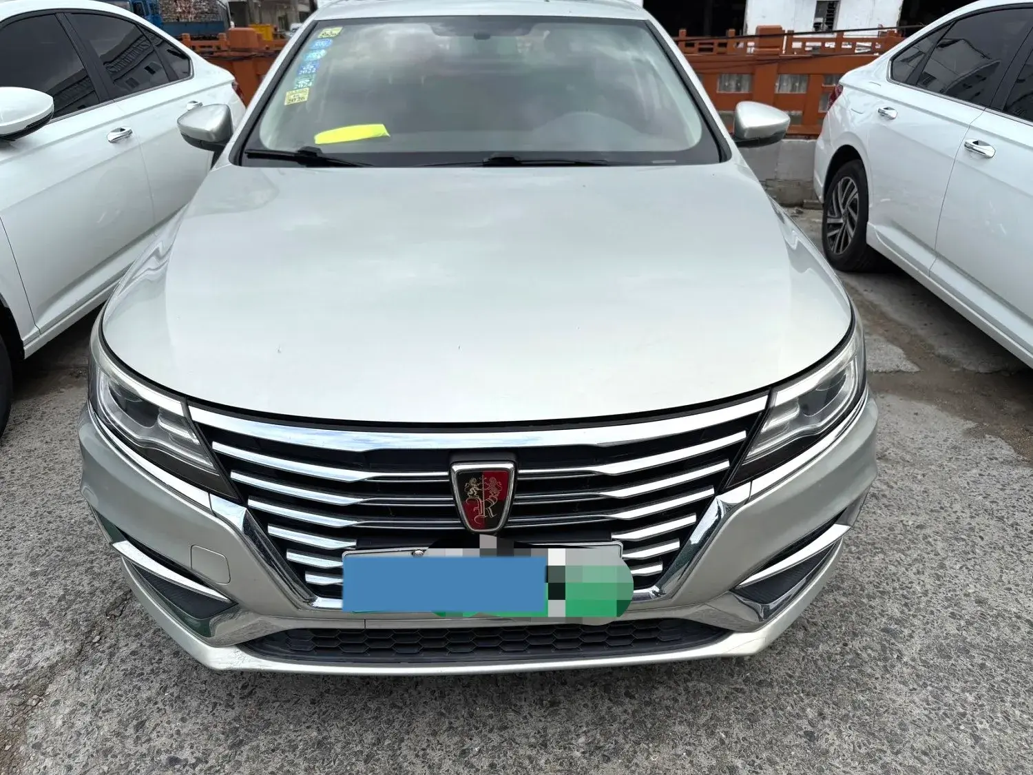 2017 ROEWE I6 thumbnail 2