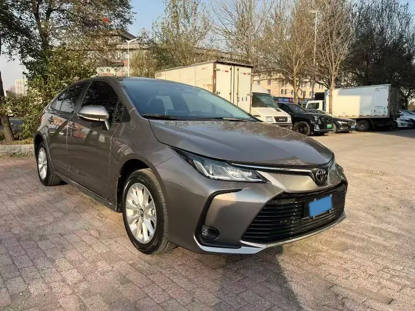 2021 TOYOTA COROLLA thumbnail 3