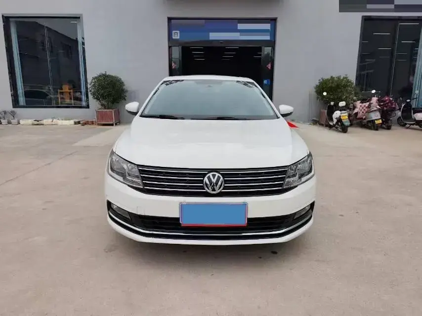 2017 VOLKSWAGEN LAVIDA thumbnail 2