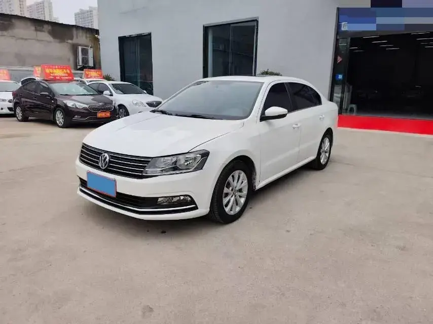 2017 VOLKSWAGEN LAVIDA view 1