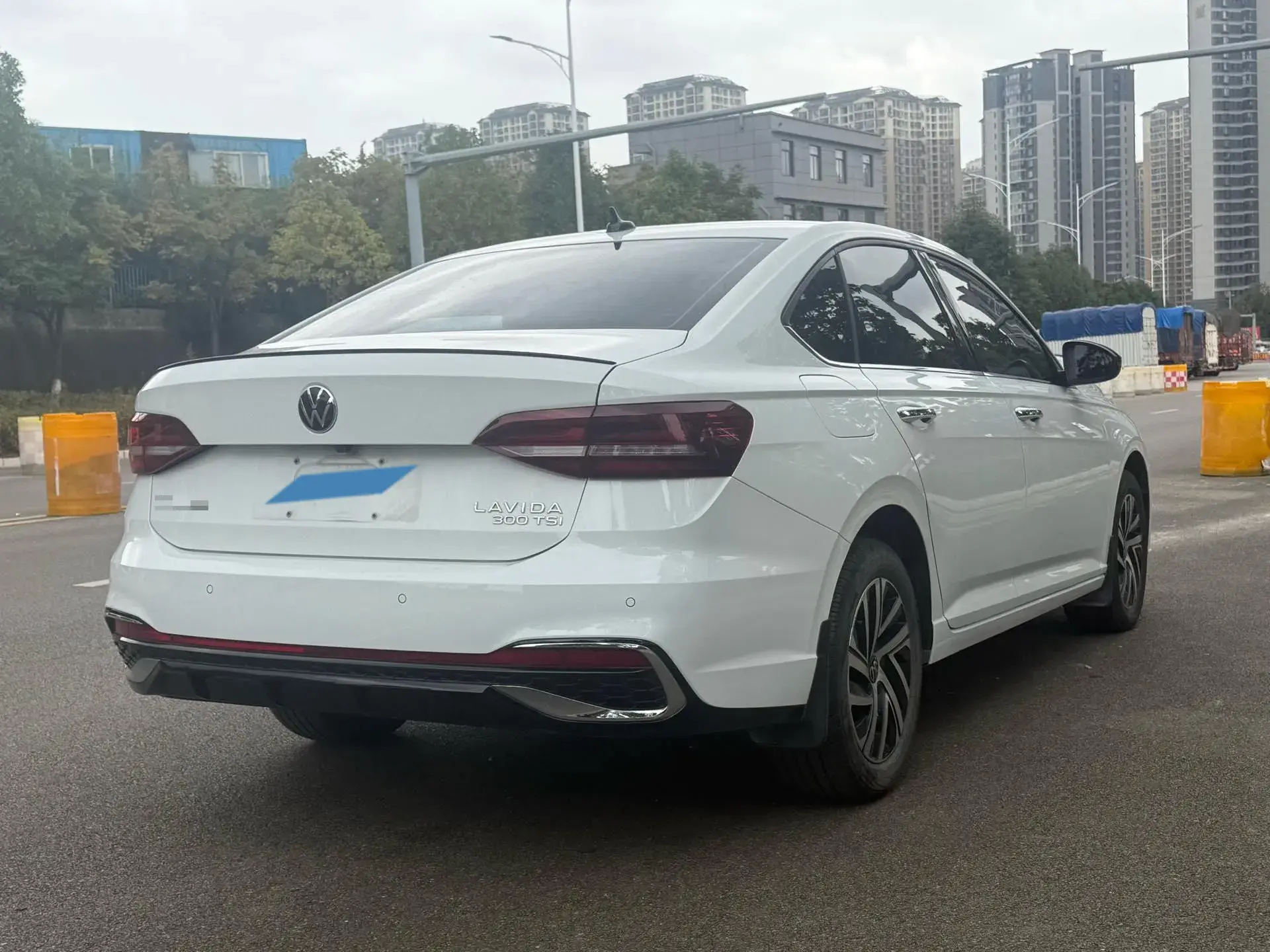 2023 VOLKSWAGEN LAVIDA thumbnail 3