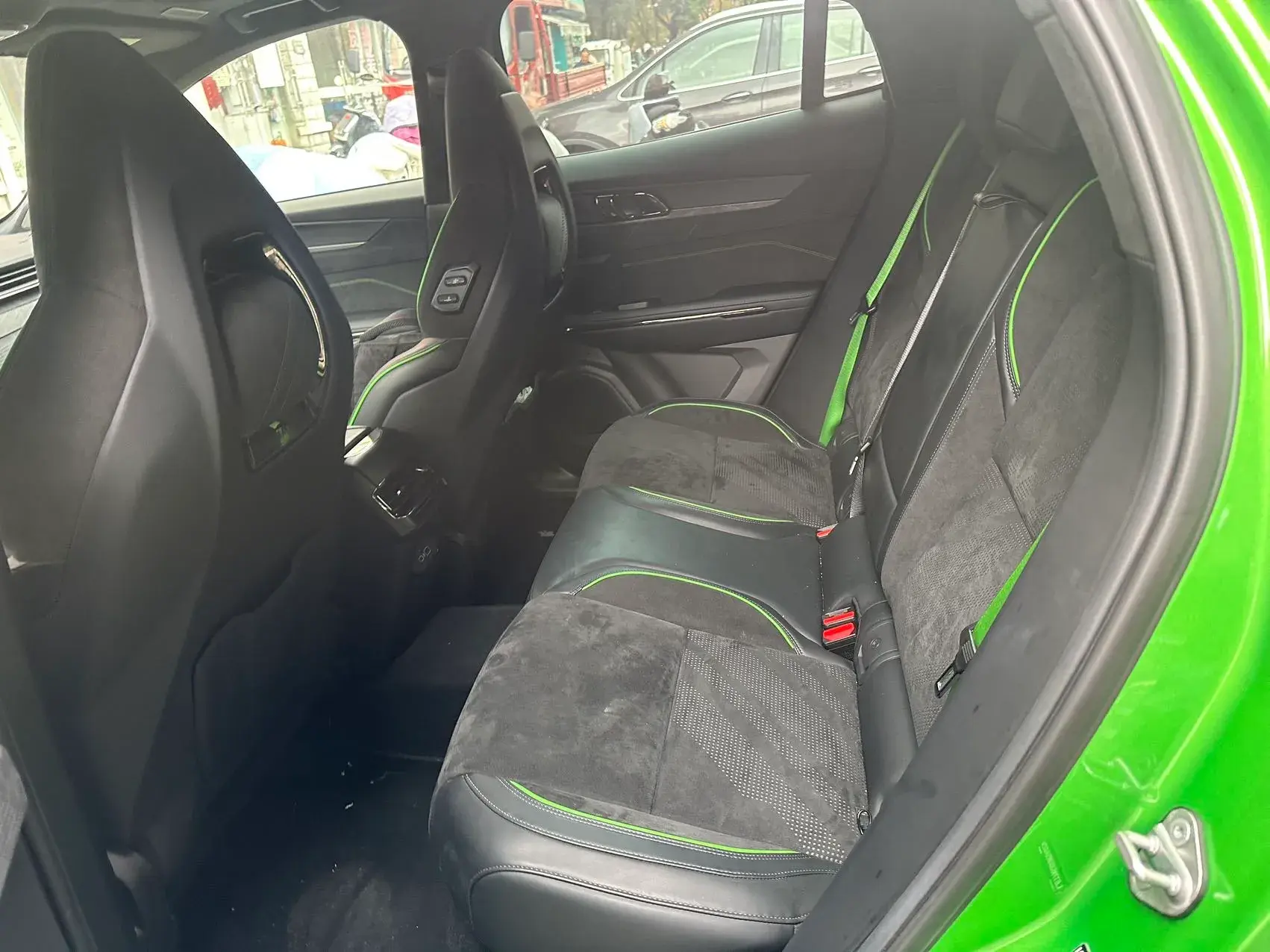 2022 LYNK&CO 05 thumbnail 3