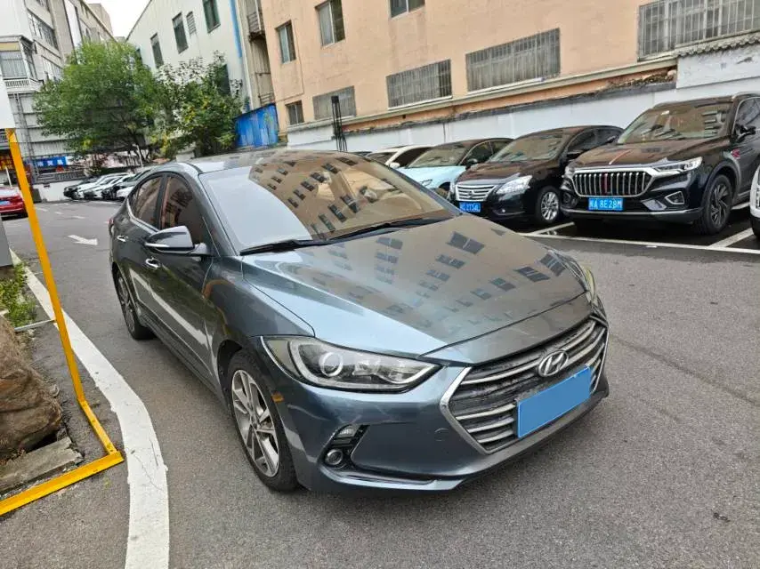 2016 HYUNDAI ELANTRA thumbnail 3