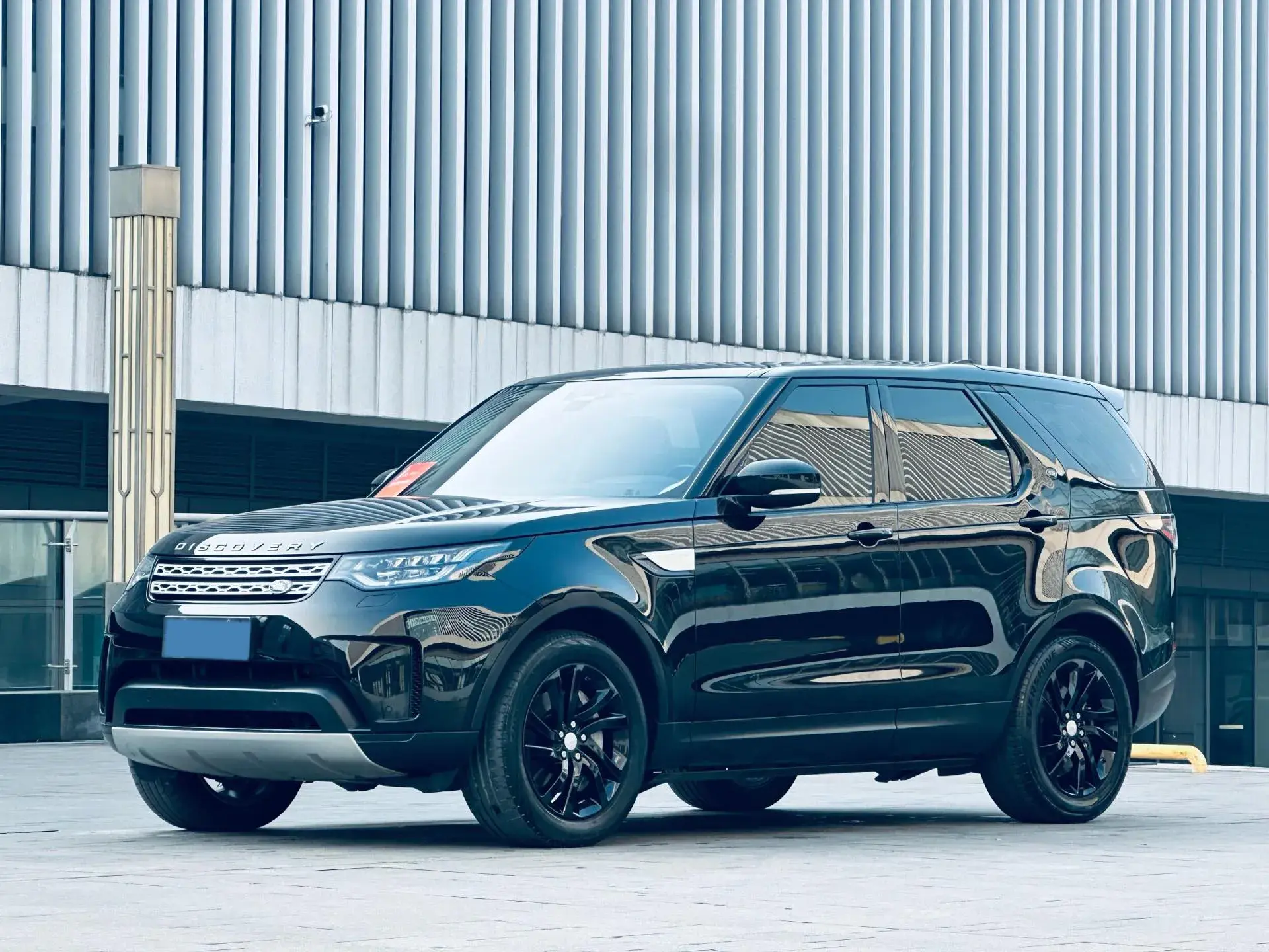 2018 LAND ROVER view 1