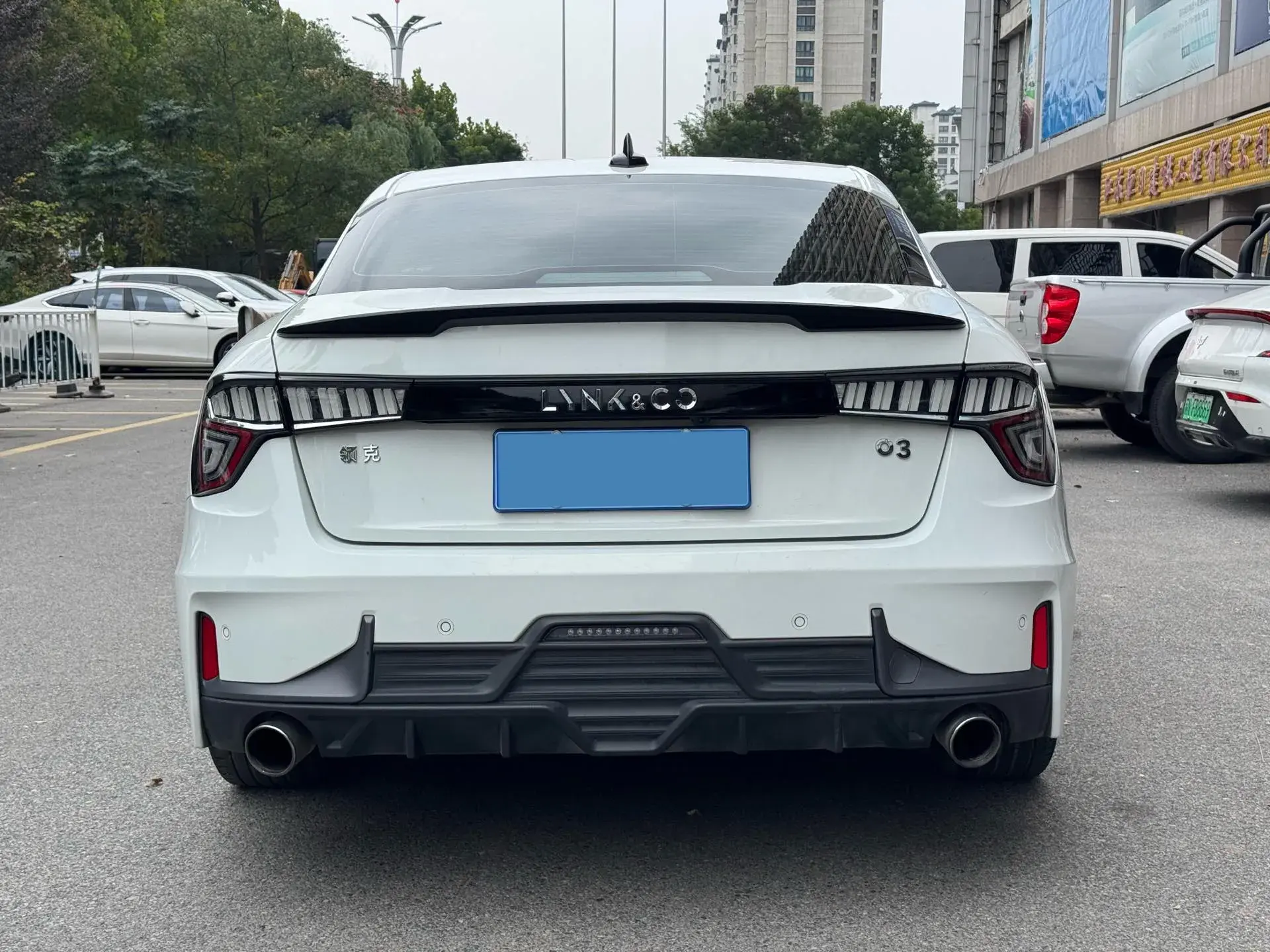 2018 LYNK&CO 03 thumbnail 4