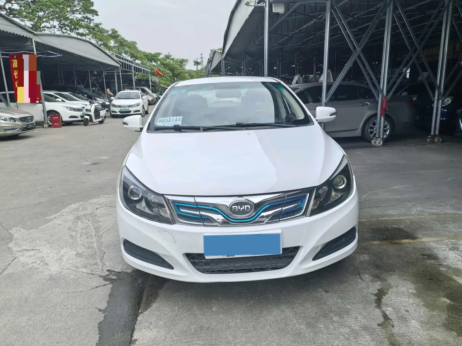 2018 BYD E5 thumbnail 2