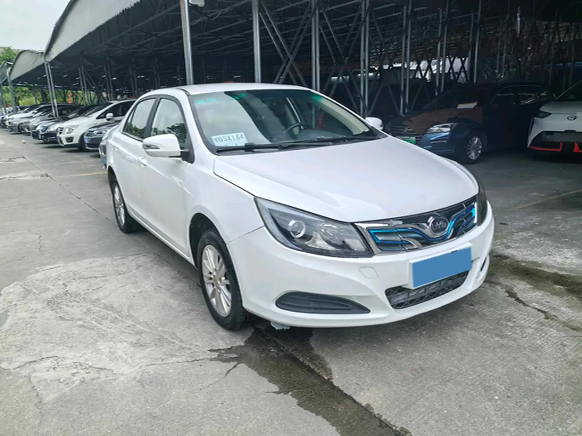 2018 BYD E5 thumbnail 3