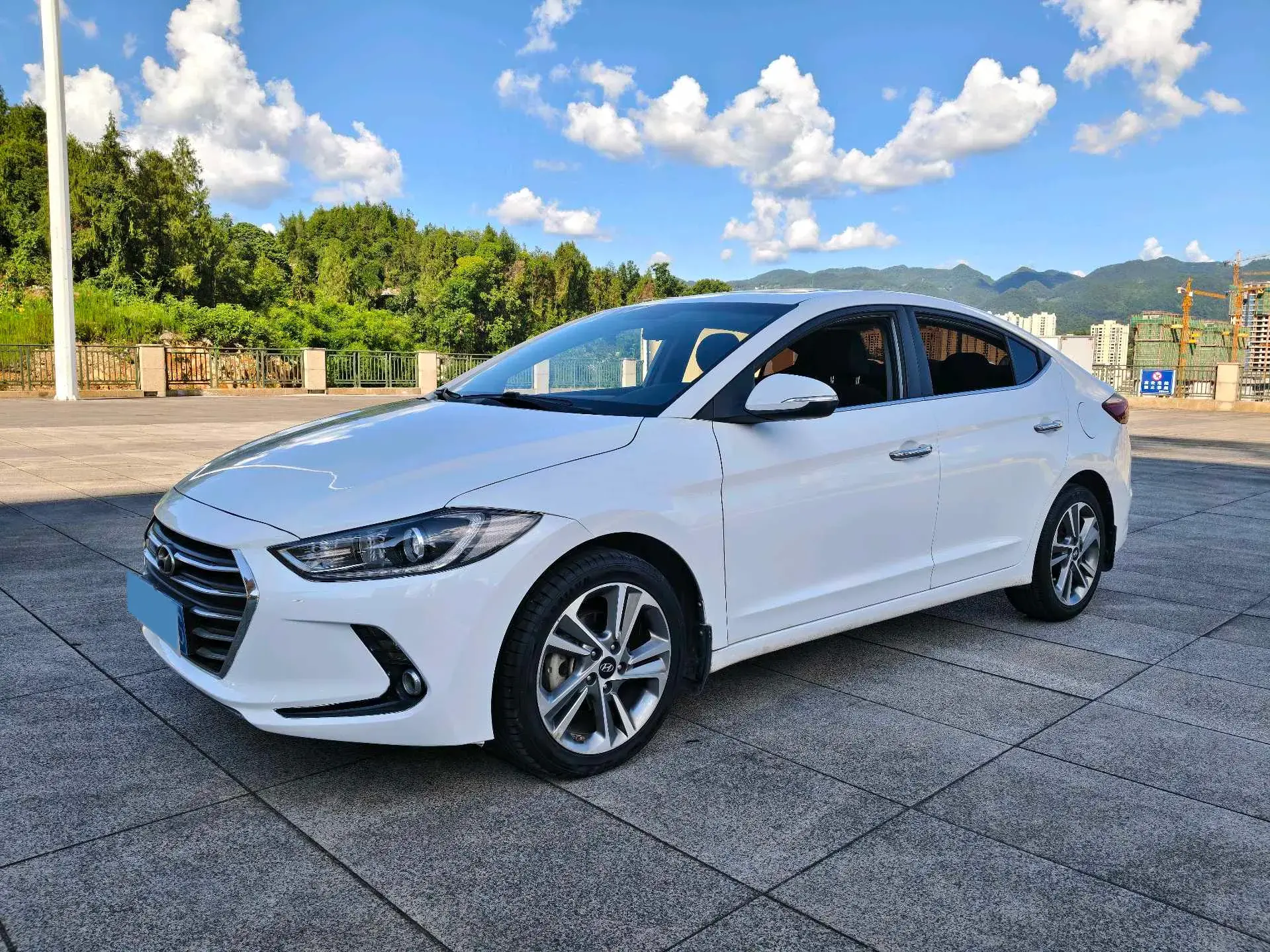 2016 HYUNDAI ELANTRA view 1