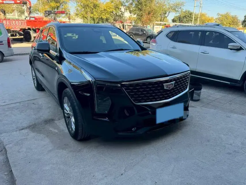 2024 CADILLAC XT4 thumbnail 3