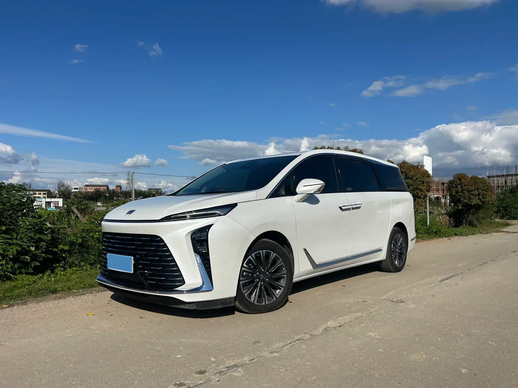 2025 BUICK GL8 view 1