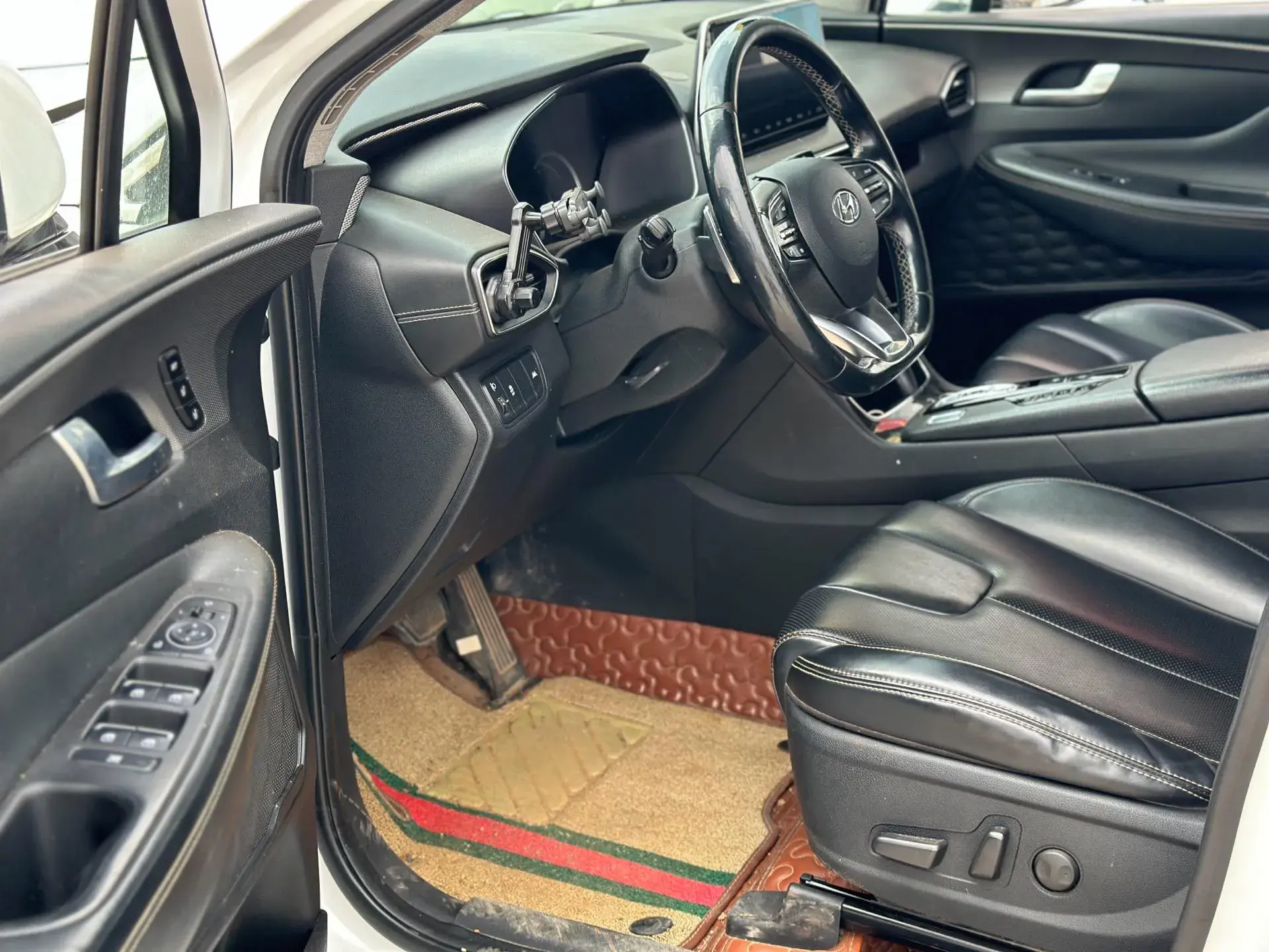 2019 HYUNDAI SANTAFE thumbnail 4