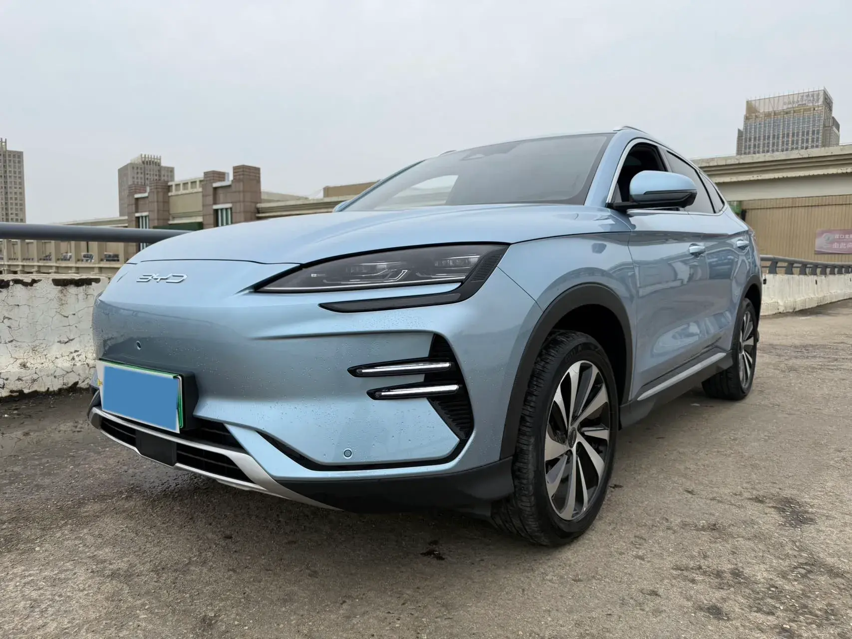 2023 BYD SONG view 1