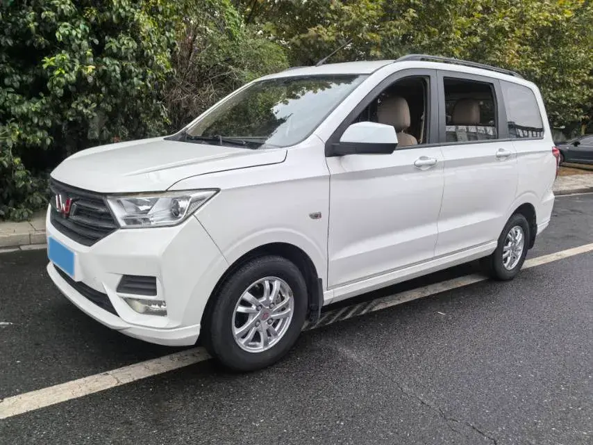 2019 WuLing HongGuang Plus 1.5T 147HP L4 6MT