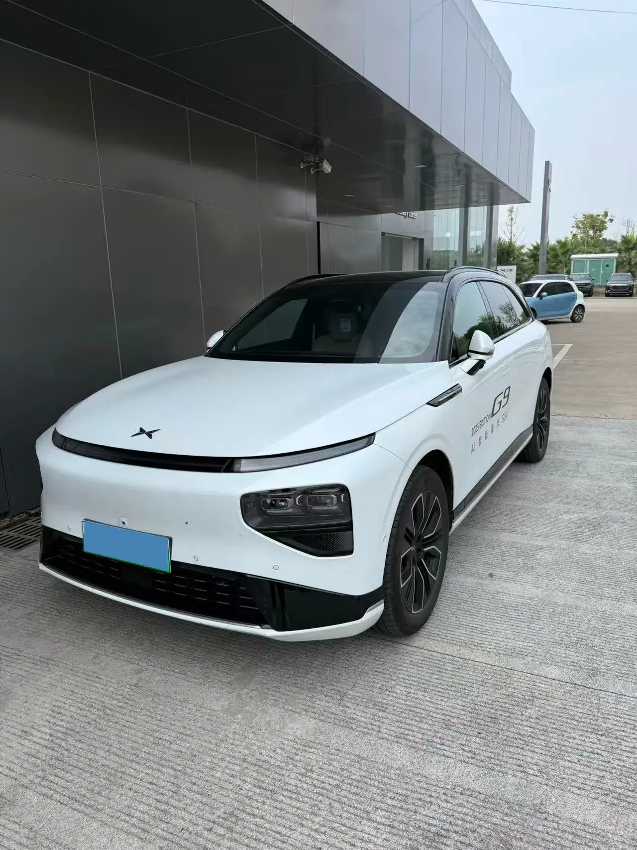 2025 XPENG G9 view 1