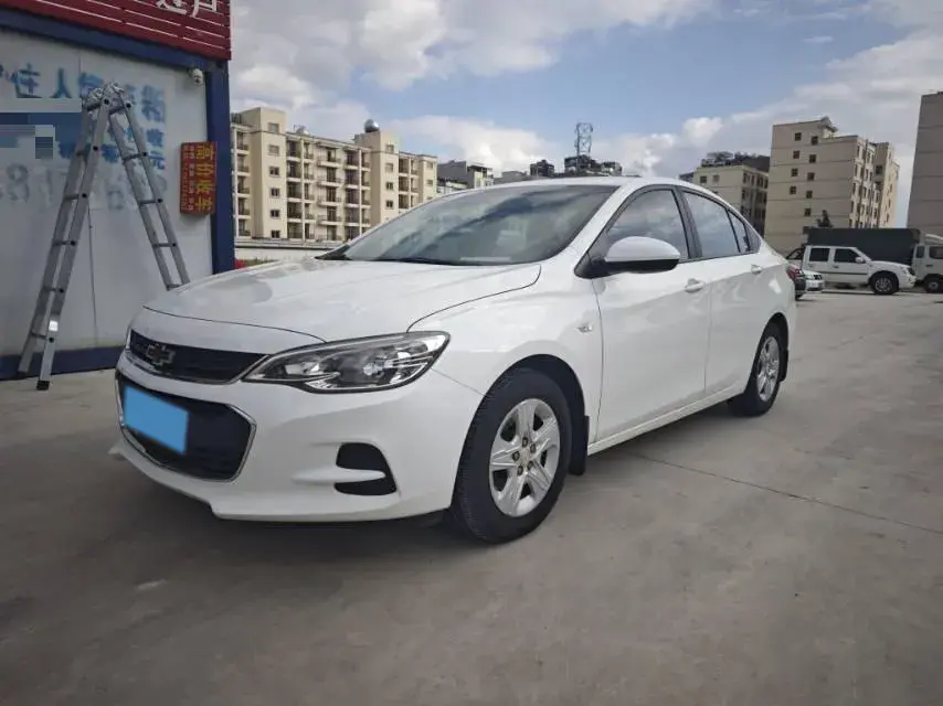 2019 CHEVROLET CAVALIER view 1