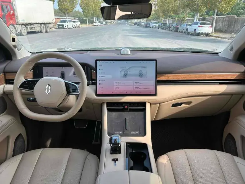 2024 AITO AITO thumbnail 4