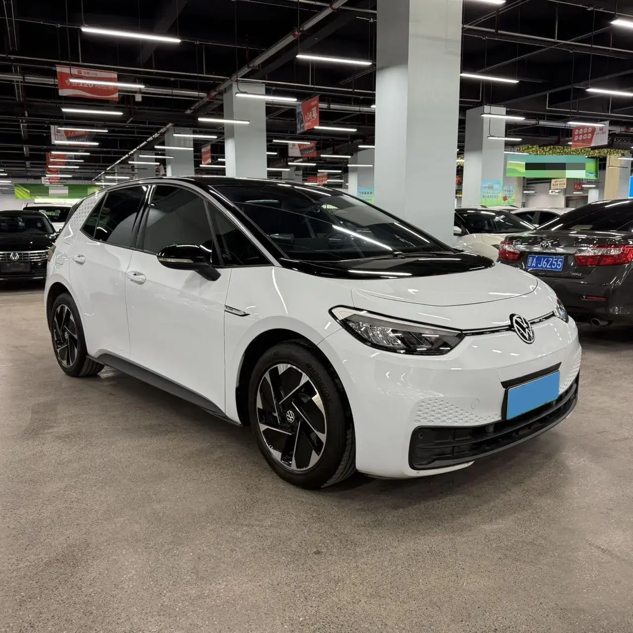 2024 VOLKSWAGEN ID.3 thumbnail 3