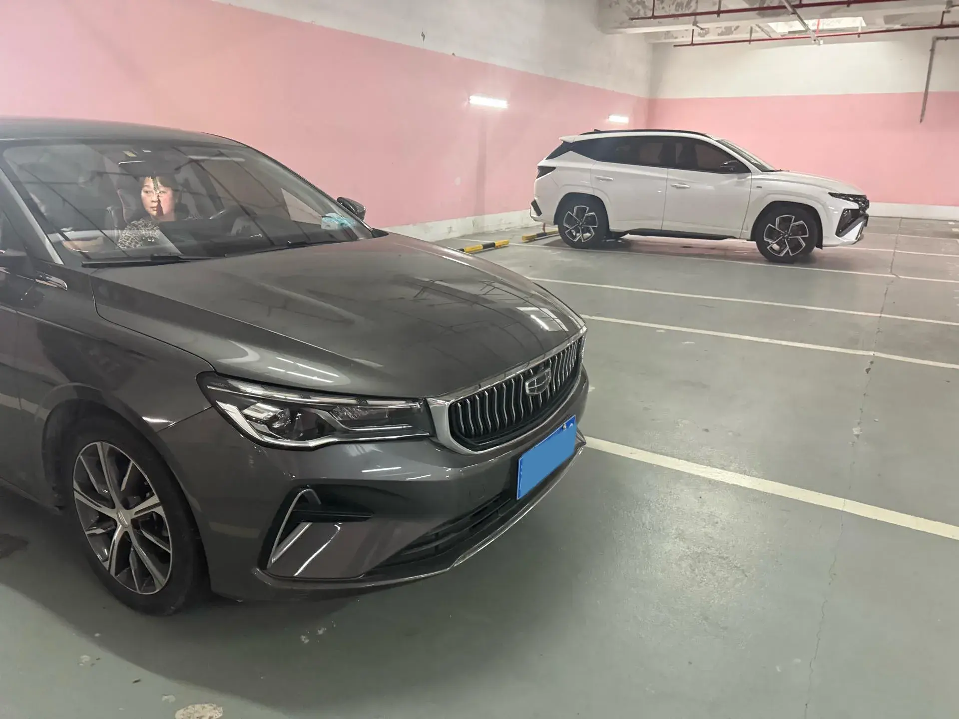 2022 GEELY EMGRAND thumbnail 2