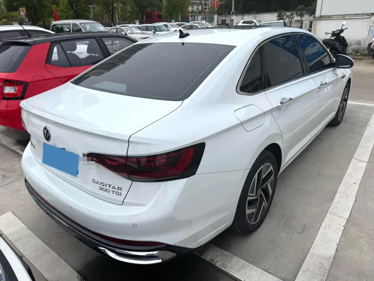 2023 VOLKSWAGEN SAGITAR thumbnail 3