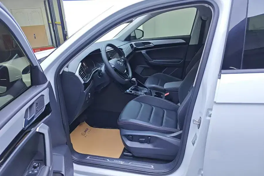 2019 VOLKSWAGEN TAYRON thumbnail 3