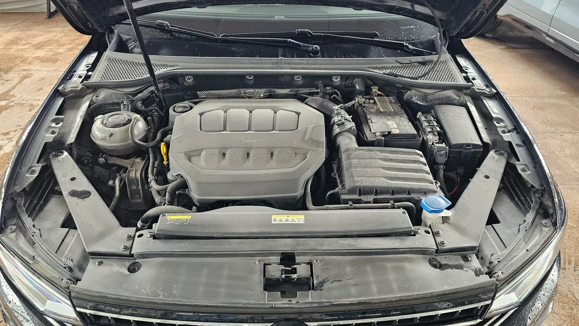 2023 VOLKSWAGEN MAGOTAN thumbnail 4