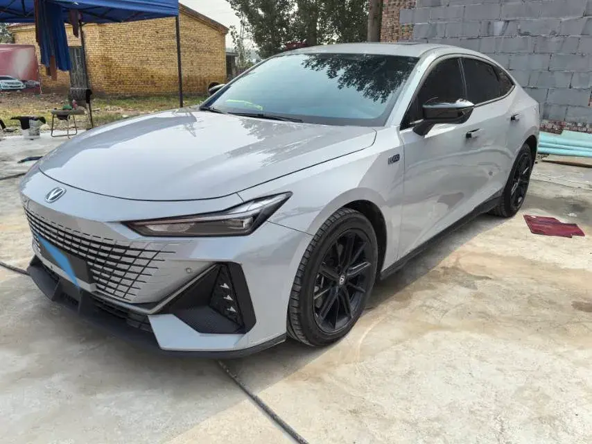 2023 ChangAn UNI-V iDD 1.5T 170HP L4 6TCT PHEV 18.4KWH