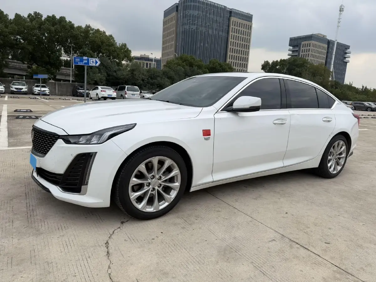 2022 Cadillac CT5 2.0T 237HP L4 10AT