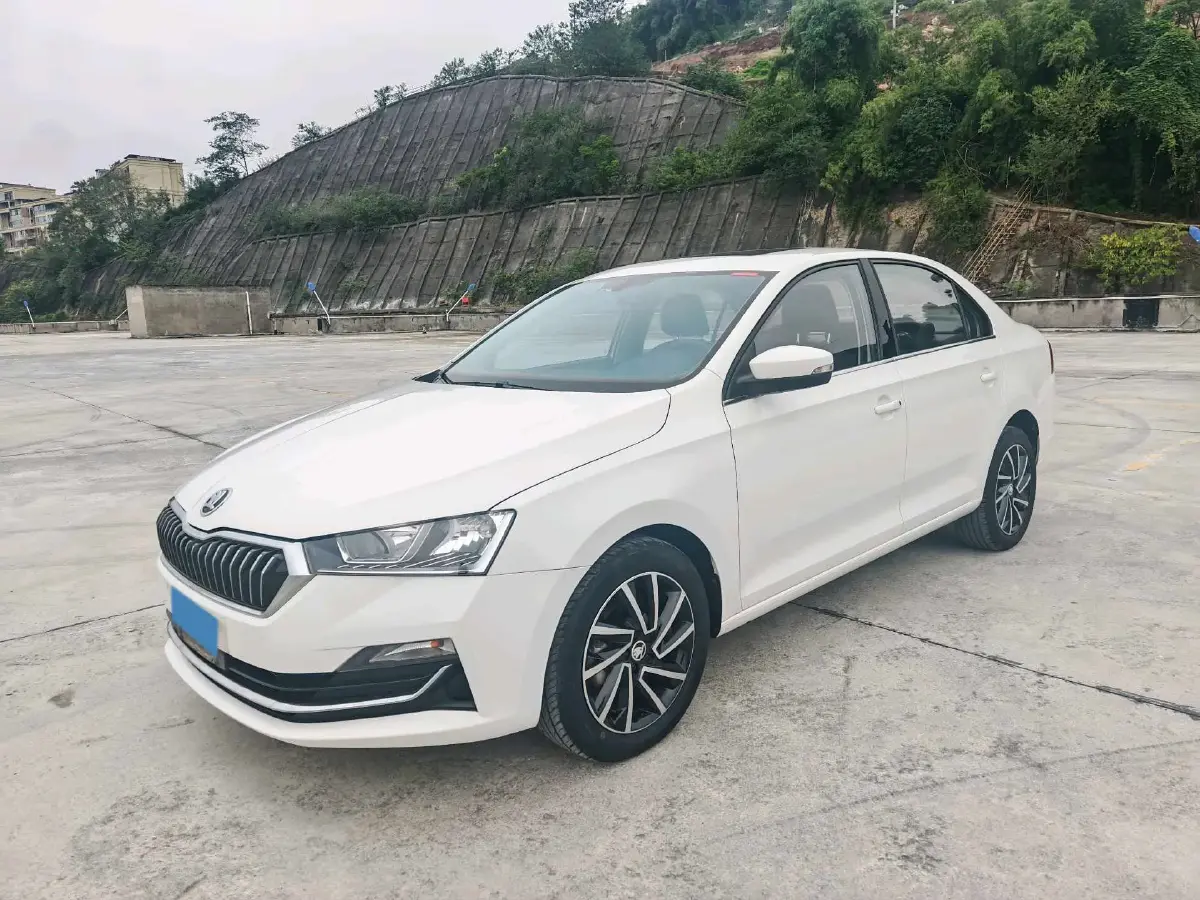 2022 Skoda Rapid 1.5L 112HP L4 6AT