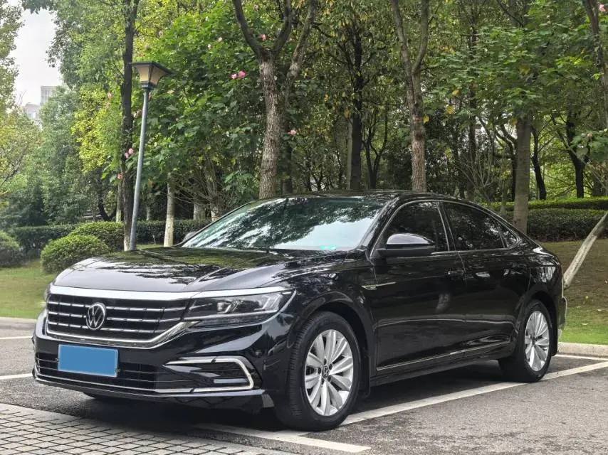 2021 Volkswagen Passat 2.0T 186HP L4 7DCT