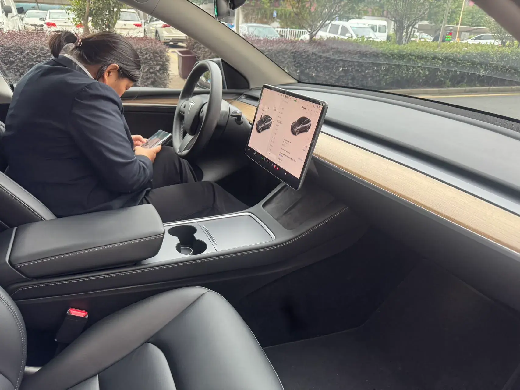 2021 TESLA MODEL thumbnail 4