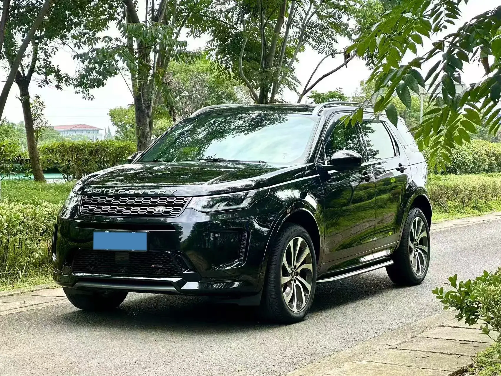 2022 LAND ROVER view 1