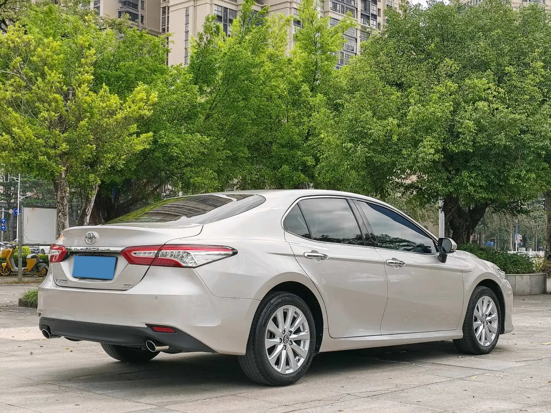 2019 TOYOTA CAMRY thumbnail 4